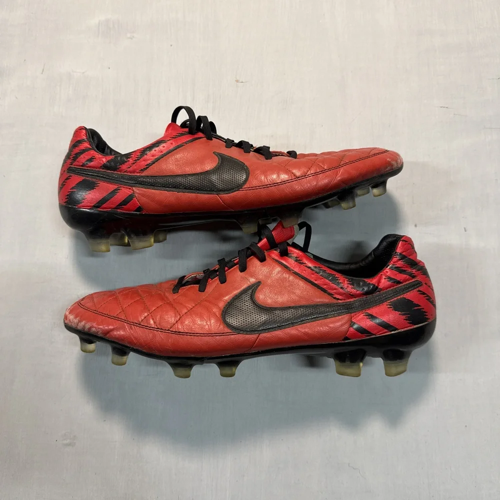 Nike Tiempo Legend V soccer cleats / football boots Red Size 14